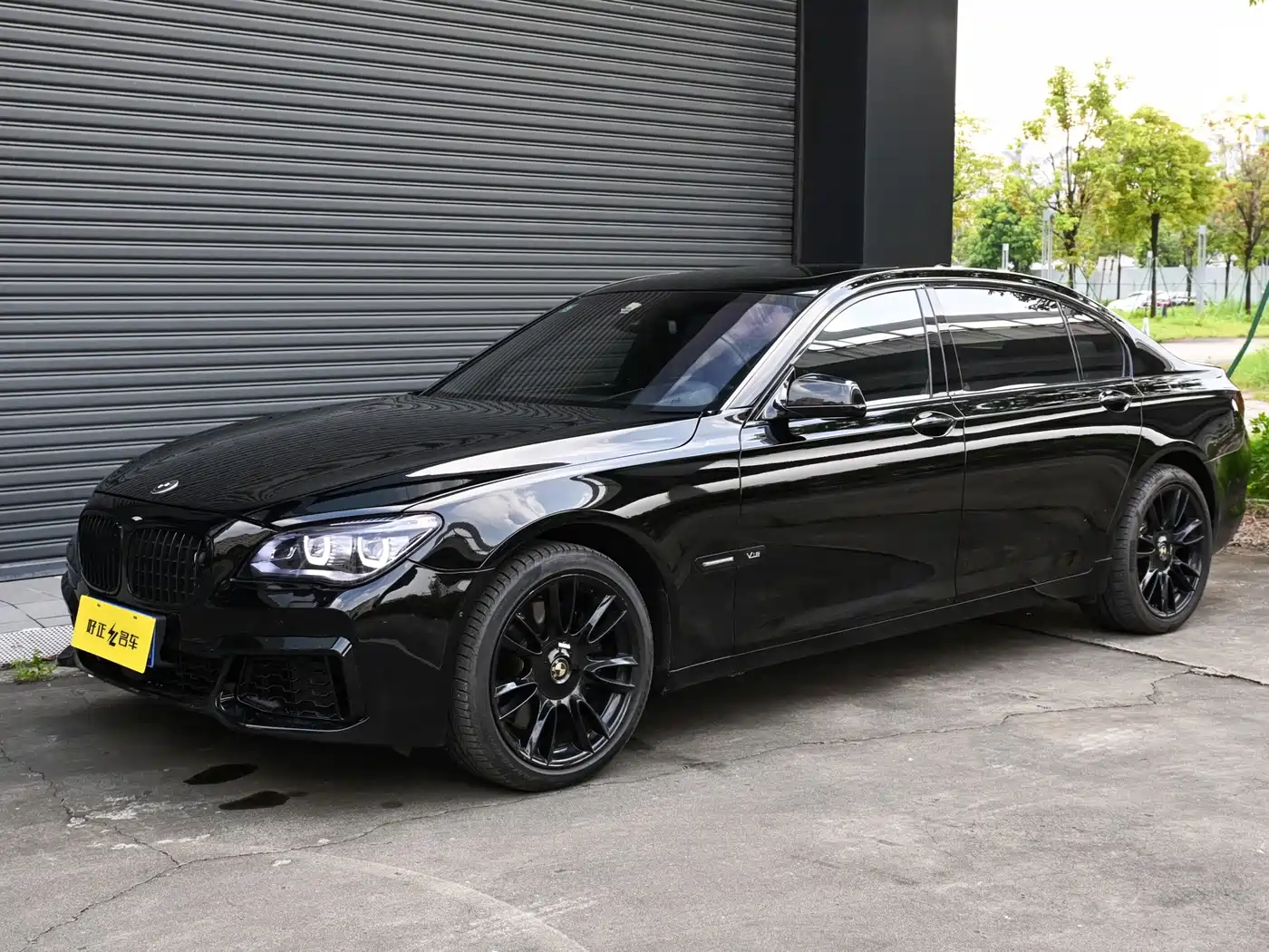 Фото 1 - BMW 7 Series