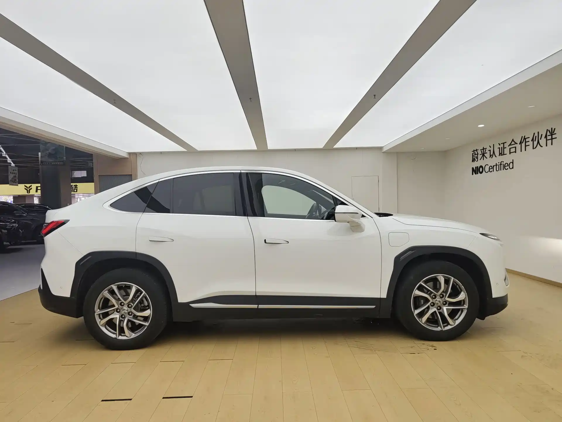 Фото 6 - NIO EC6