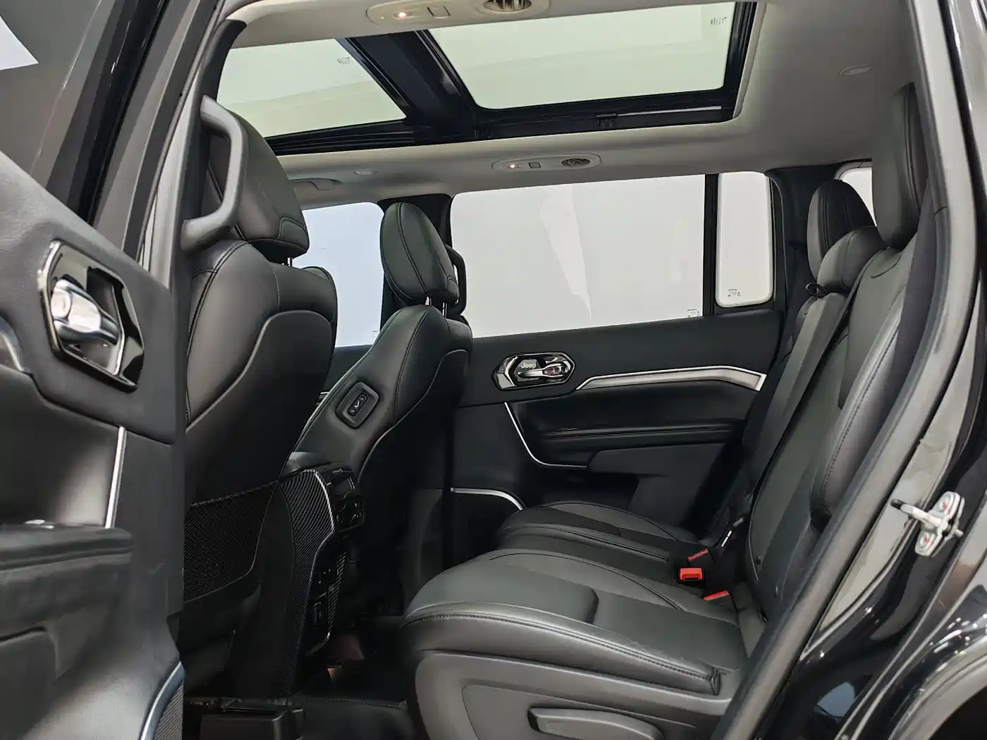 JEEP GRAND COMMANDER