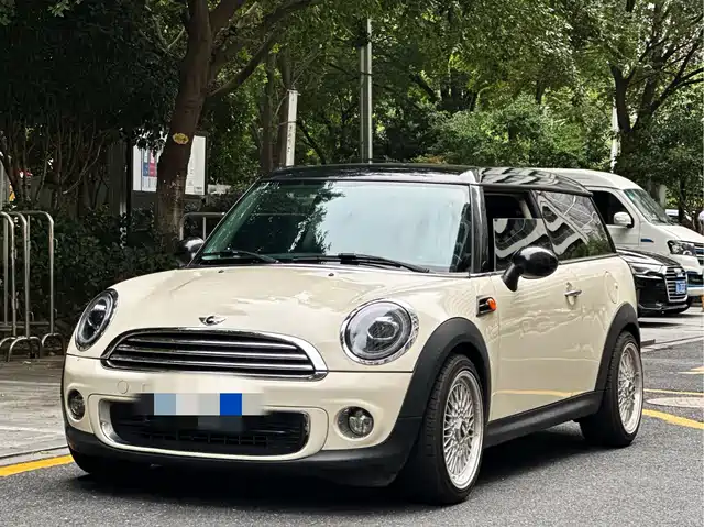 MINI MINI CLUBMAN 2011 1.6L ONE