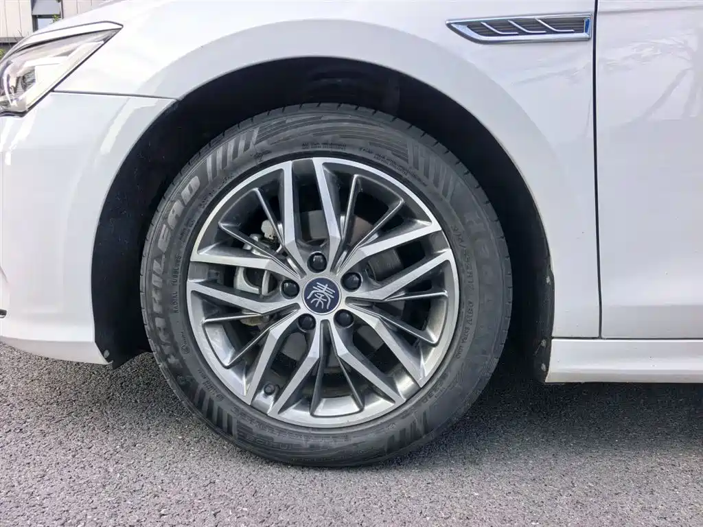 BYD Qin PLUS 2021 DM-i 55KM Flagship фото 25
