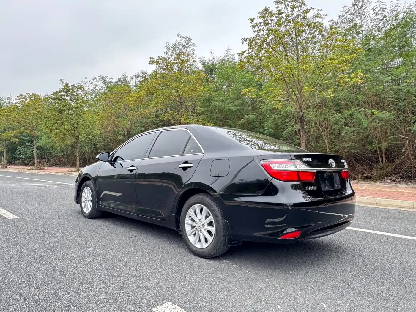 Toyota Camry 2015 2.0E Elite Edition фото 10