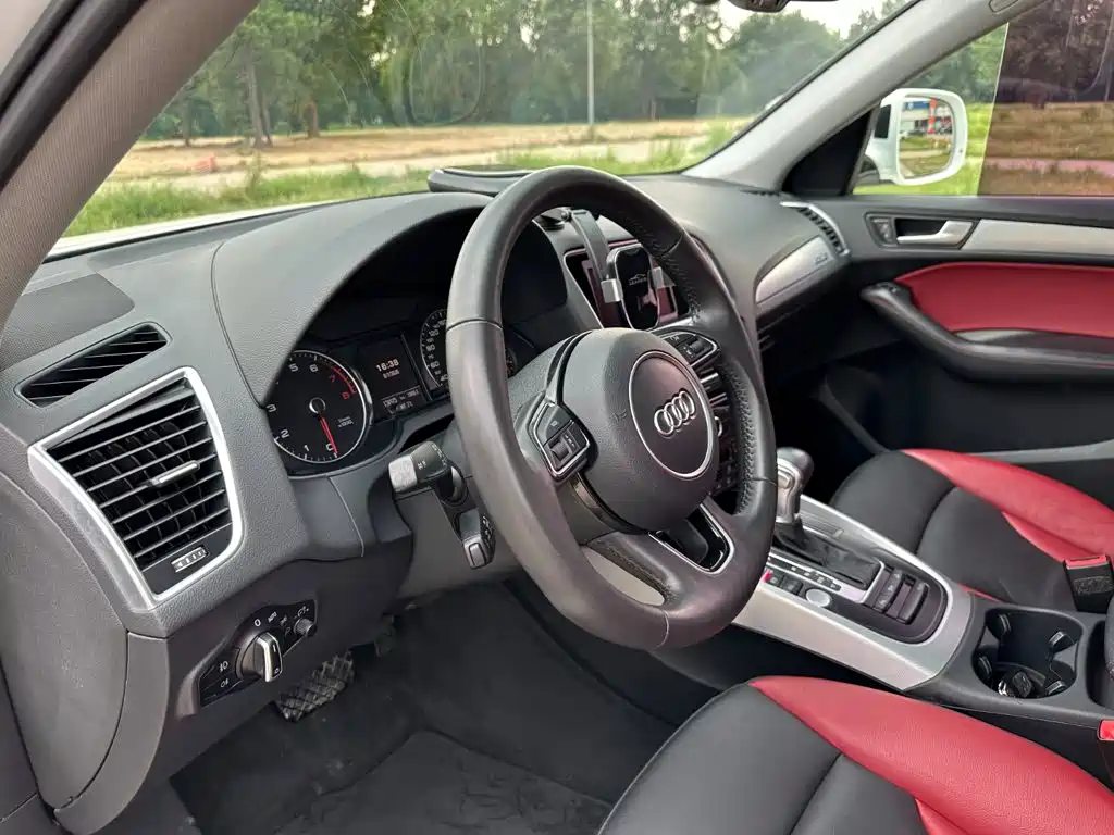 Audi Q5 2018 2017 Plus 40 TFSI Technology