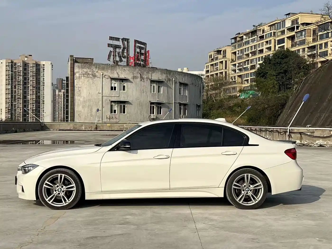 Photo 4 - BMW 3 Series