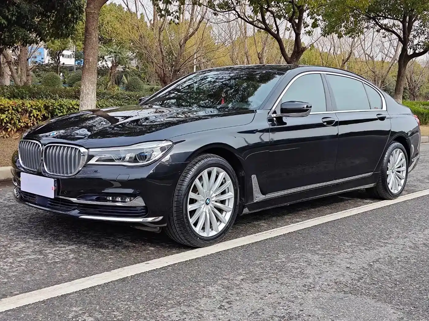 Photo 1 - BMW 7 Series