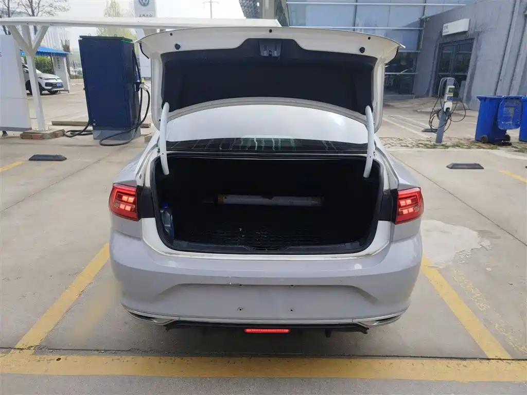 Volkswagen Lamando 2021 280TSI DSG Comfort Edition фото 19