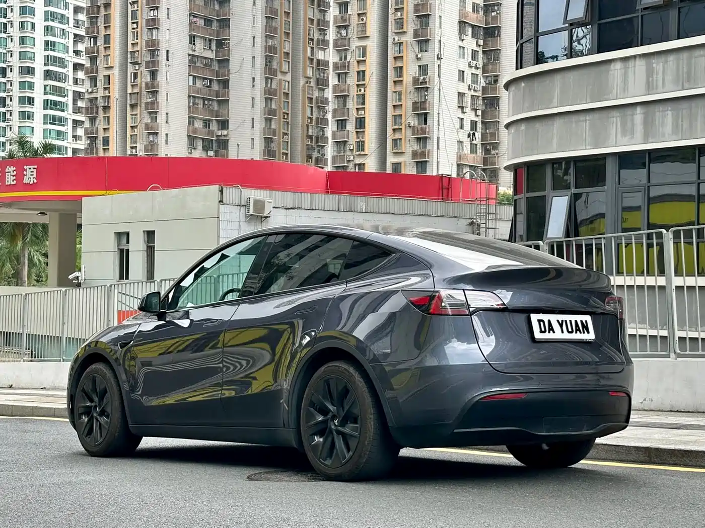 TESLA MODEL Y