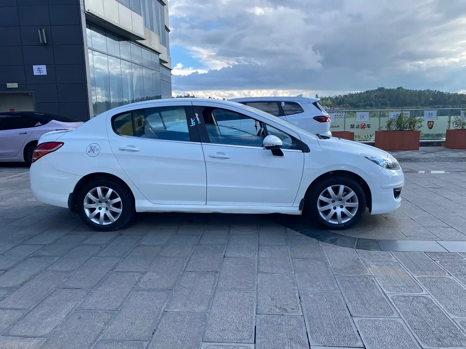 Фото 3 - Peugeot 308