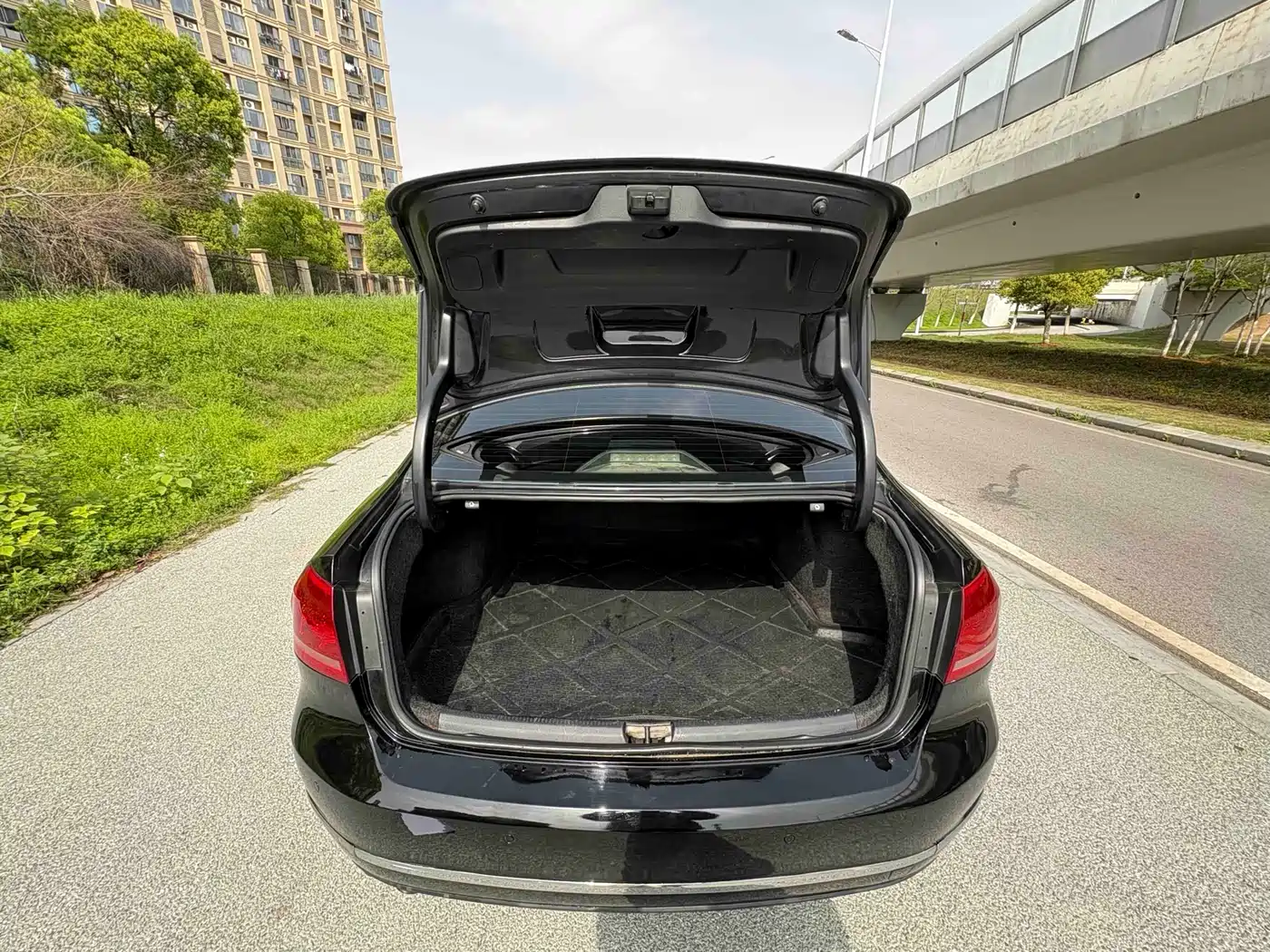 Volkswagen Passat 2014 1.8TSI DSG Luxury Edition фото 22