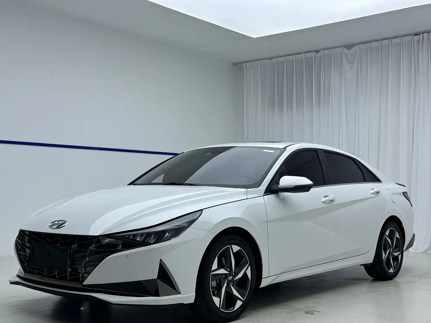 Hyundai Elantra 2022 240TGDi DCT LUX Premium Edition