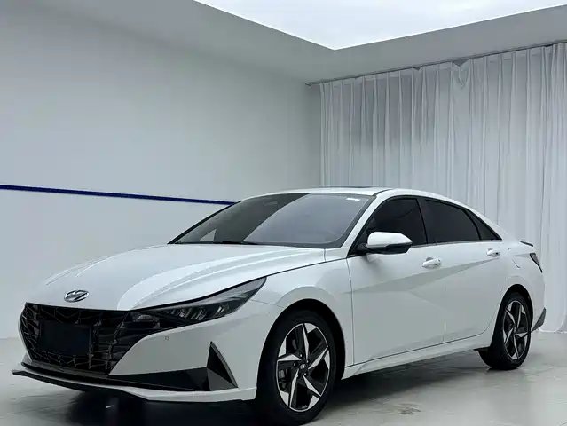 Hyundai Elantra 2022 240TGDi DCT LUX Premium Edition