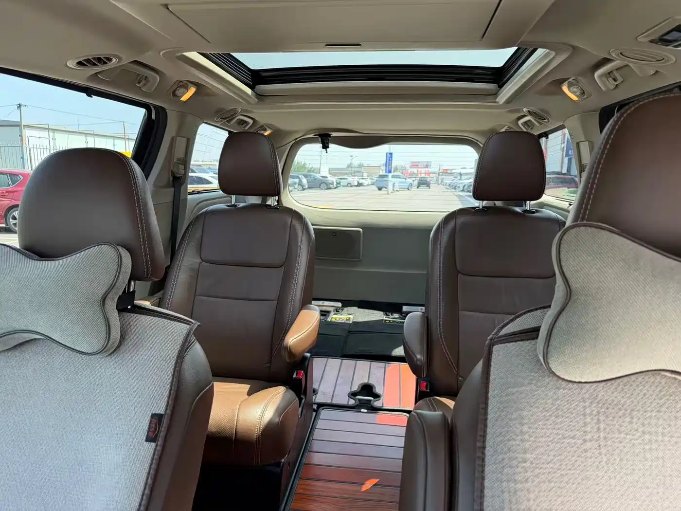 Toyota Sienna 2015 3.5L 4WD L фото 12