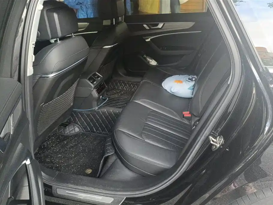 Audi A6L 2021 45 TFSI quattro Exclusive Elegance фото 11