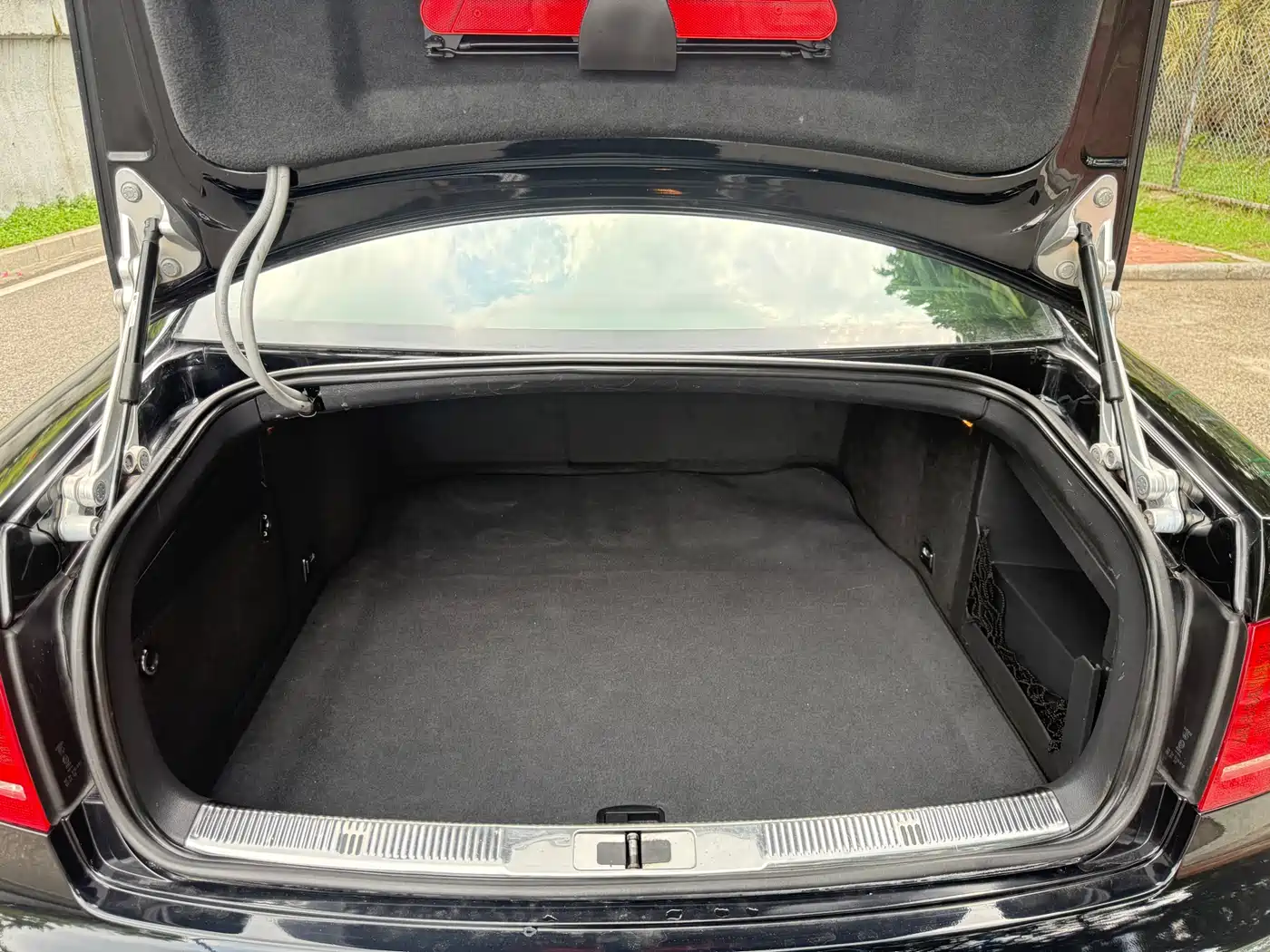 Volkswagen Phaeton 2011 3.6L V6 4-seat Long Wheelbase Individual фото 11
