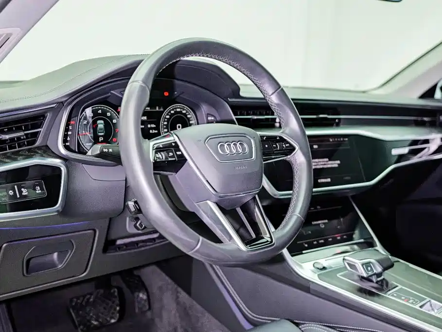 Фото 7 - Audi A6L