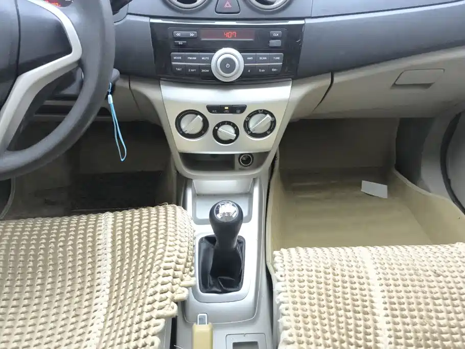 Changan Yuexiang V3 2015 2012 1.3L Manual Comfort (China V)