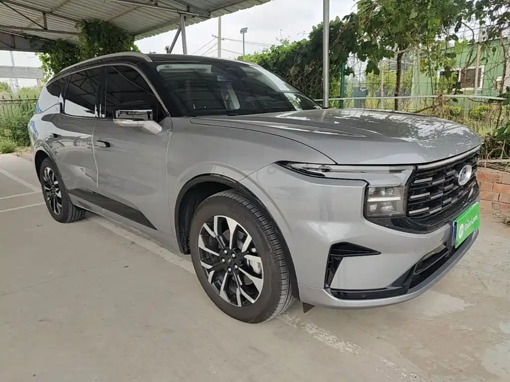 2025 Ford Edge