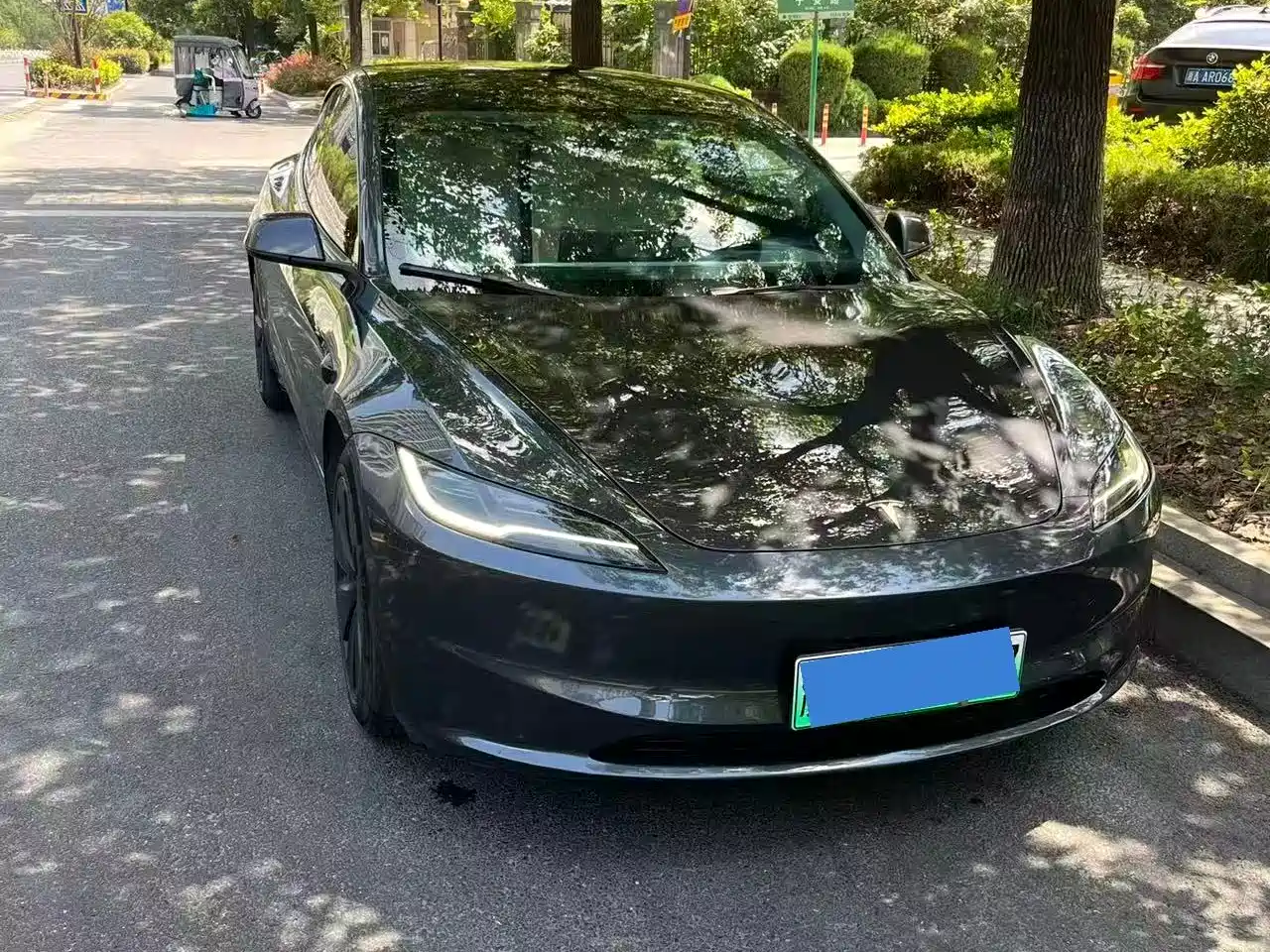 Фото 2 - Tesla Model 3