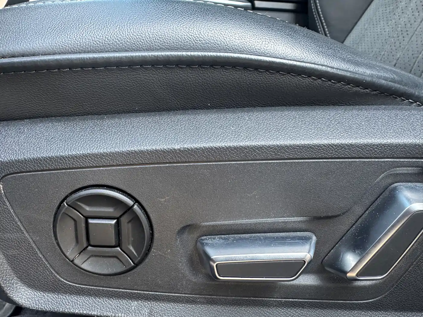 Audi A6L 2024 55 TFSI quattro Exclusive Dynamic фото 26