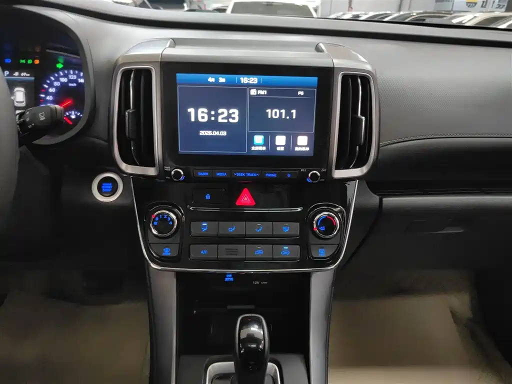 Hyundai Beijing Hyundai ix35 2019 2.0L Automatic 2WD Zhiyong·Smooth Enjoy China VI фото 13