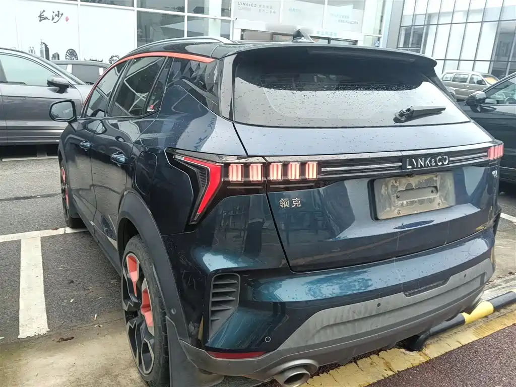 Lynk & Co 06 2020 1.5T Halo фото 5