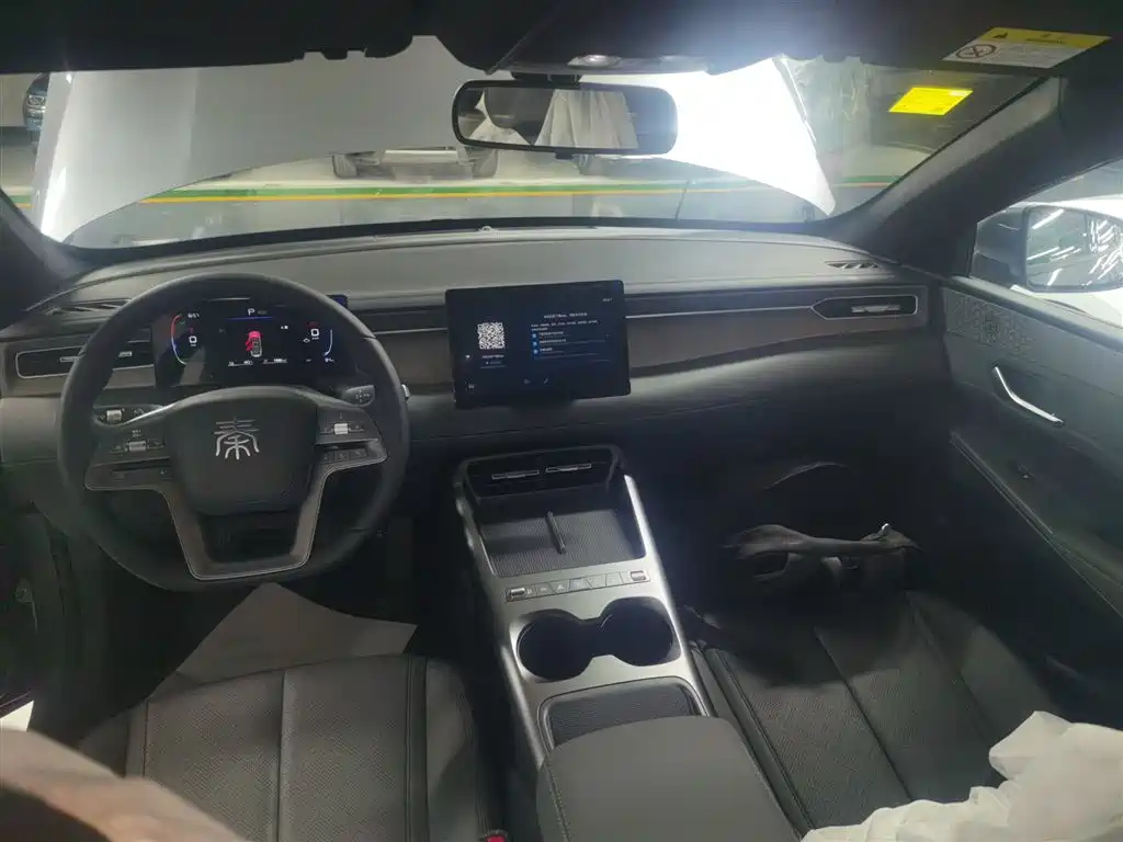 BYD Qin PLUS 2026 DM-i Smart Edition 128KM Progressive фото 13