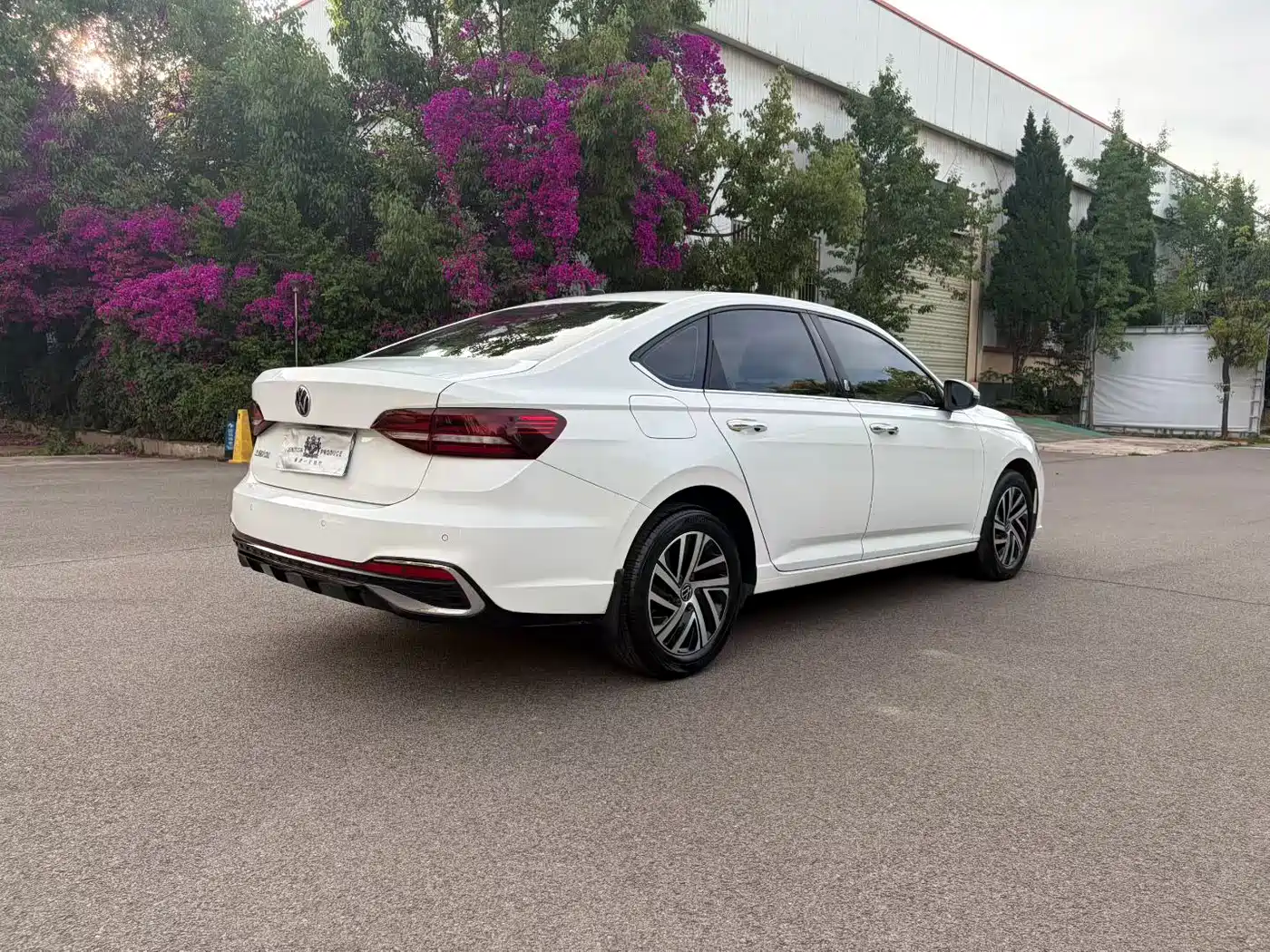 Volkswagen Lavida 2023 Facelift 1.5L Auto Starlight 5 Million Edition фото 7