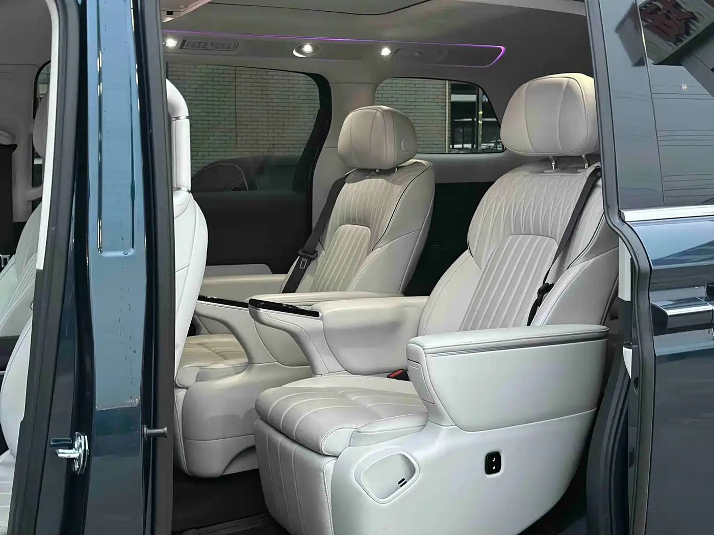 Voyah Auto Voyah Dreamer 2025 PHEV AWD Flagship Kunpeng Edition фото 16