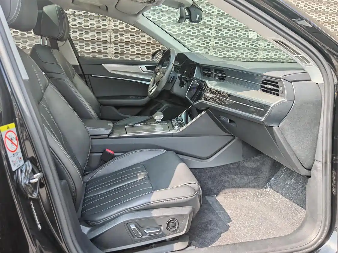 Audi A6L 2023 40 TFSI Luxury Elegance фото 11