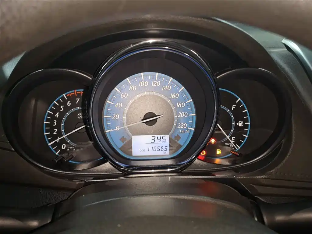 Toyota YARiS L Zhi Xuan 2014 1.5G Manual Dynamic Edition фото 8