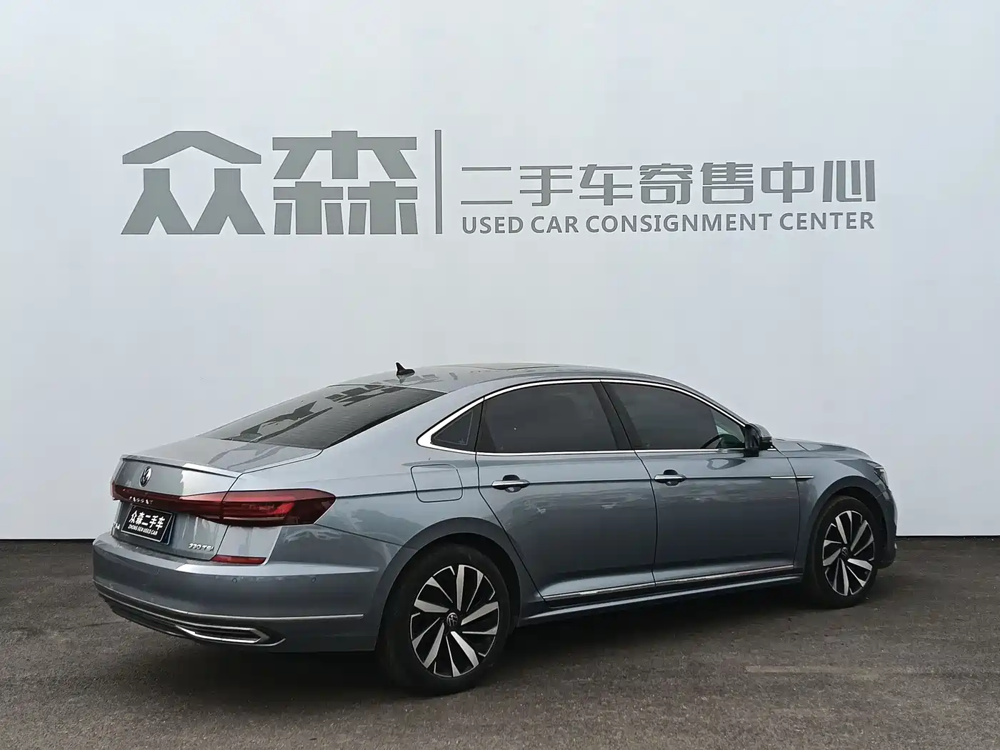 Volkswagen Passat 2023 330TSI Luxury Edition фото 6