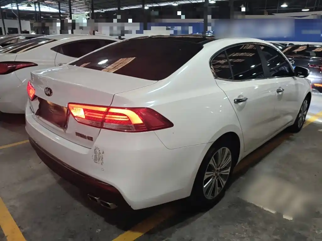 KIA K4