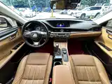 Photo 8 - Lexus ES