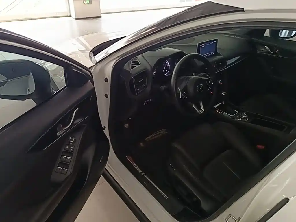 Фото 16 - Mazda CX-4