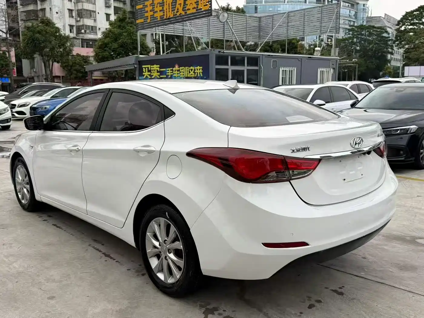 Hyundai Langdong 2016 1.6L Automatic Smart Edition фото 4