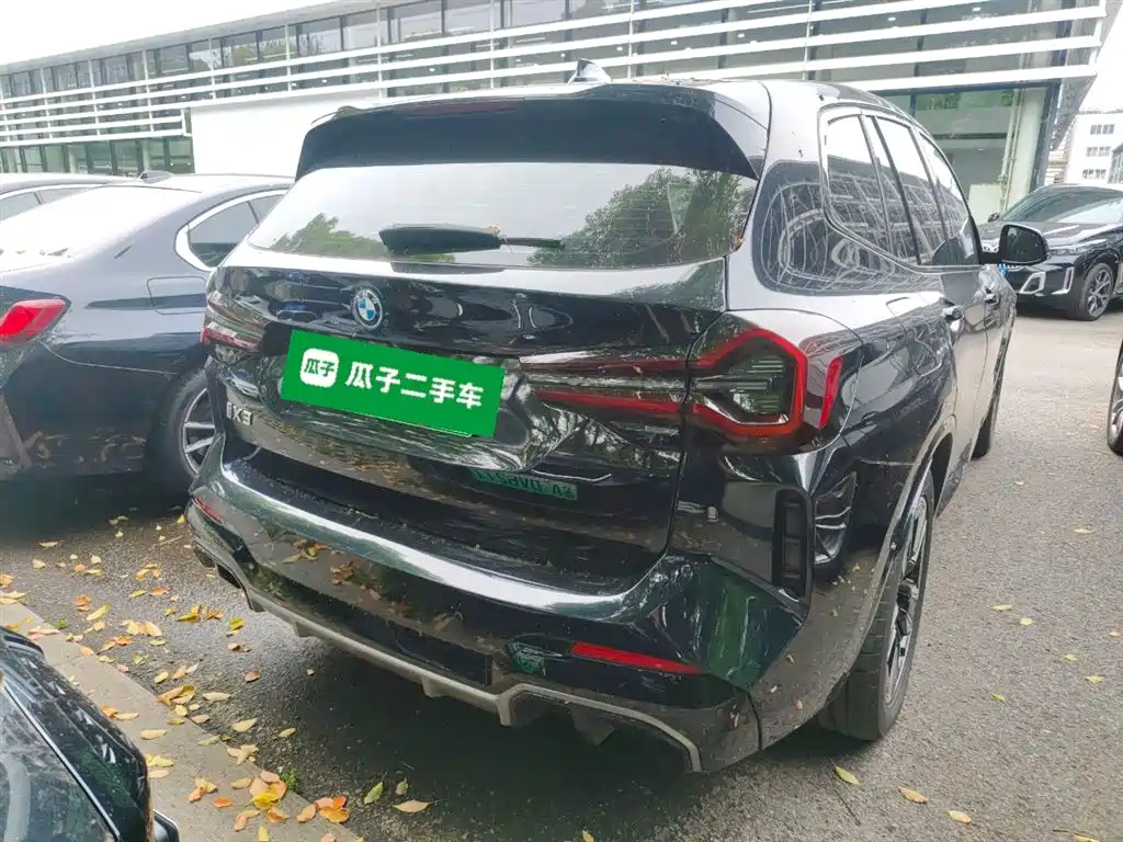 BMW iX3 2022 Leading Edition фото 7