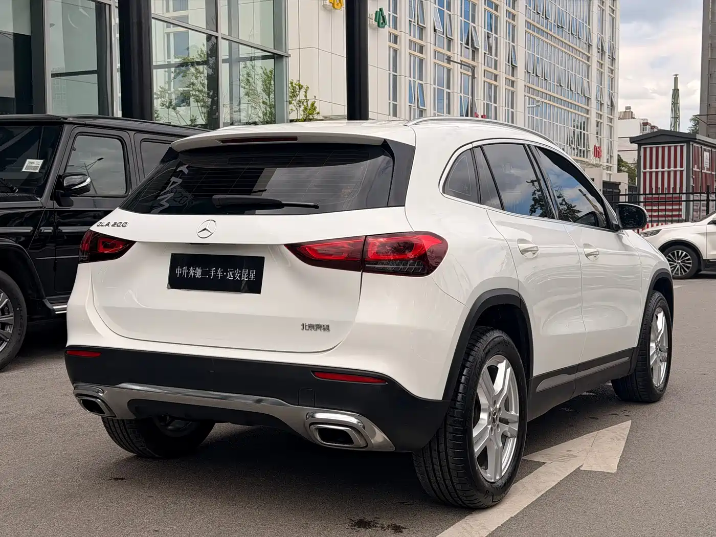 MERCEDES-BENZ GLA