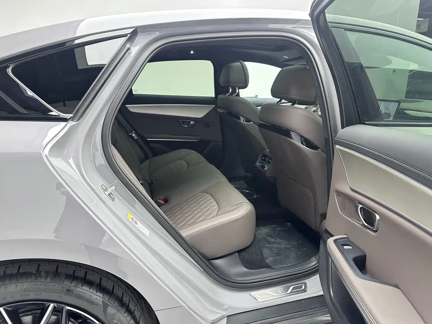 BYD Han 2025 2025 DM-i Smart Driving Edition 125KM LiDAR Flagship
