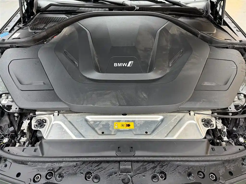 BMW i4 2023 eDrive35 фото 16