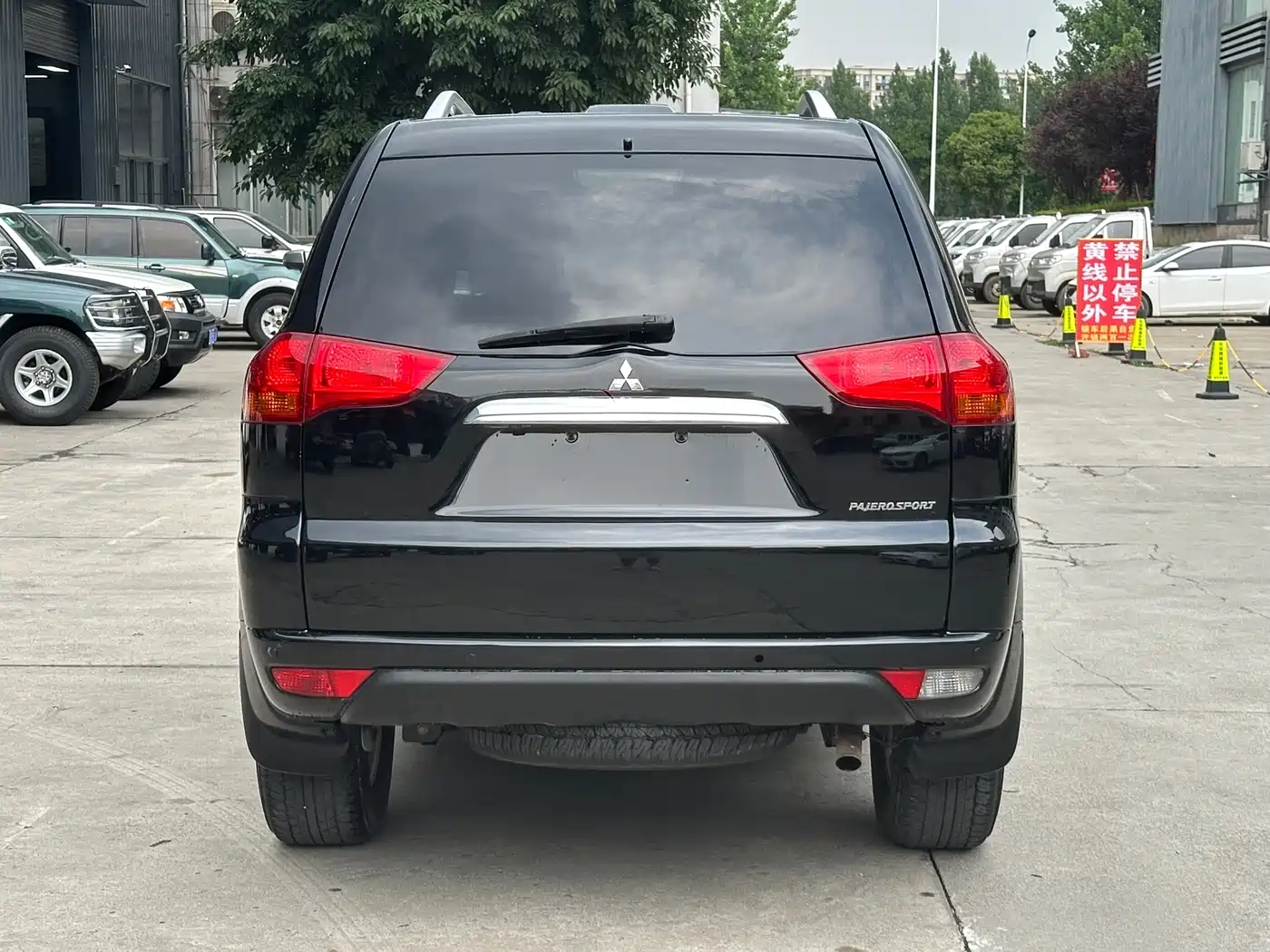 Mitsubishi Pajero Sport 2013 3.0L Automatic 4WD Flagship фото 5