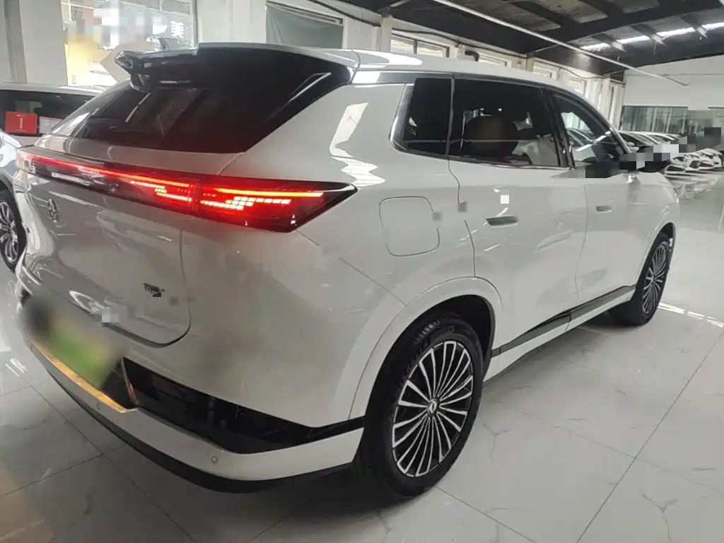 Dongfeng Aeolus L8 2026 2025 Plug-in Hybrid