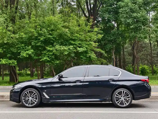 BMW 5 Series 2023 Facelift 530Li Leading M Sport Package — фото 3