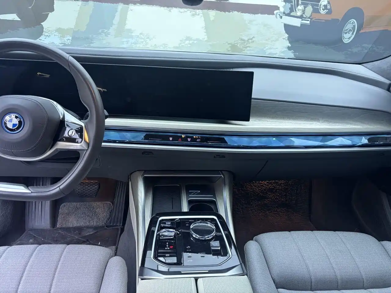 BMW i7 2023 xDrive60L Luxury Package фото 14