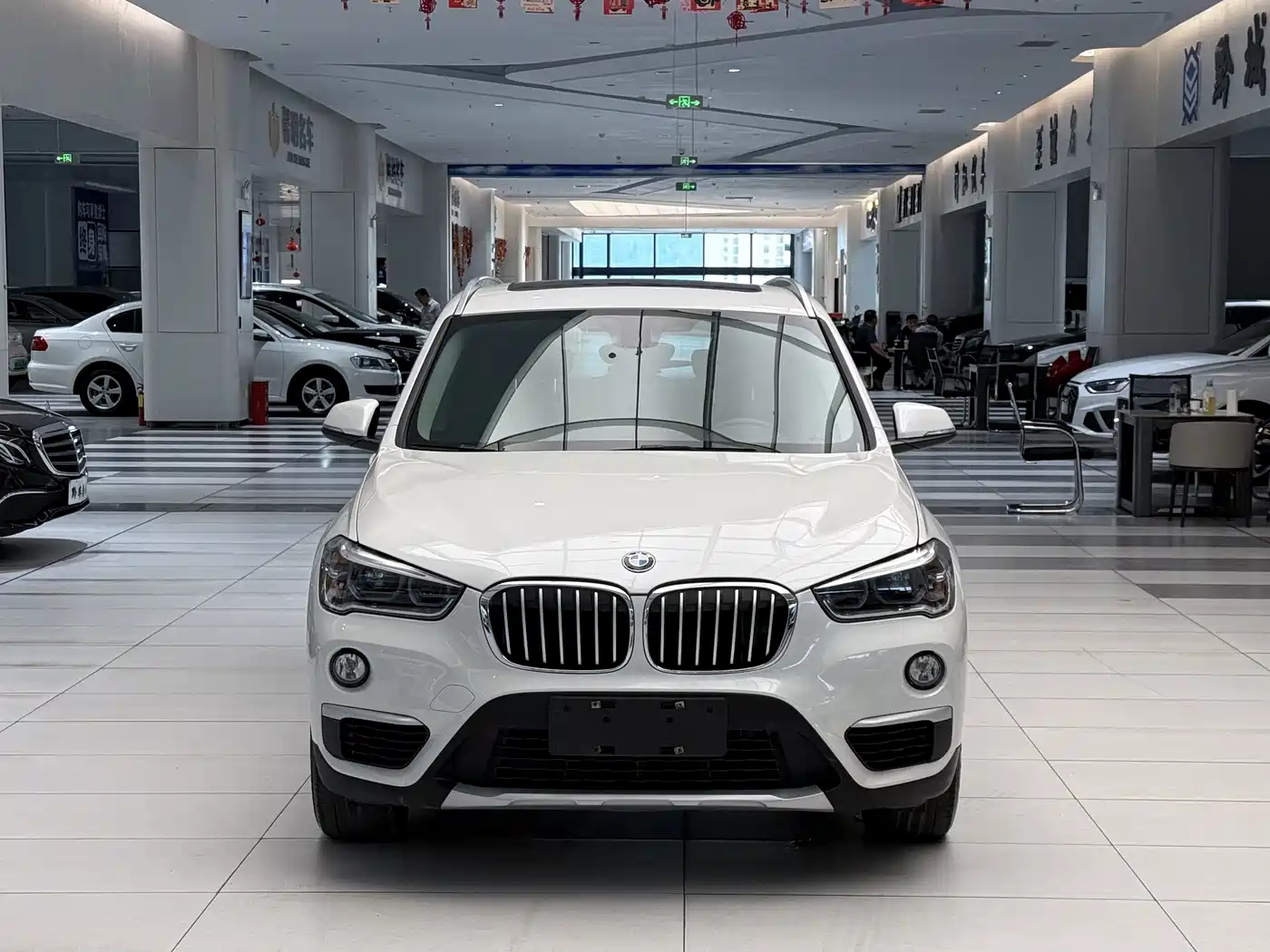 BMW X1 2019 sDrive18Li Premium Model фото 3