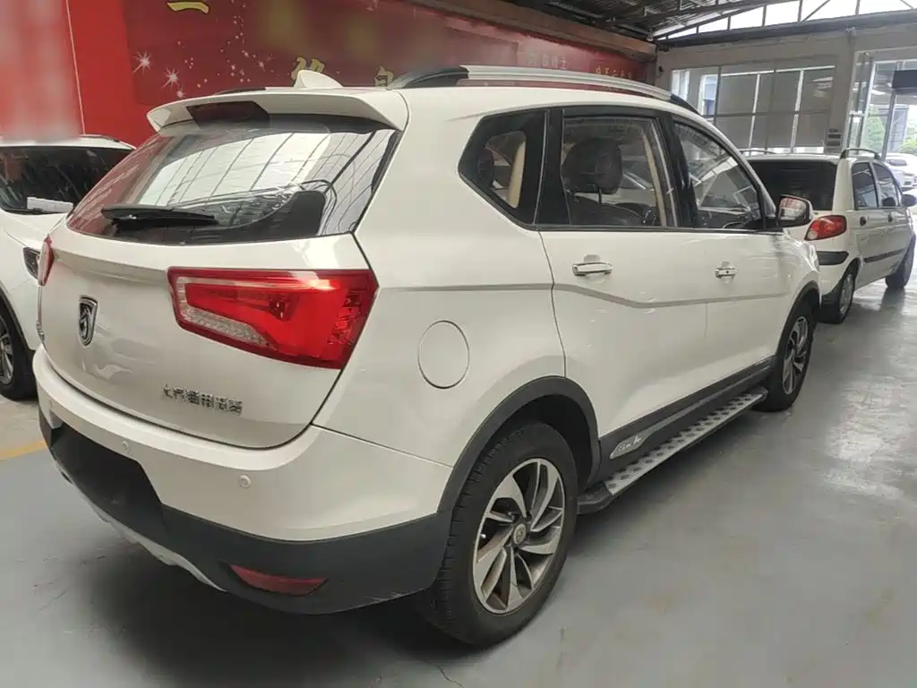 Baojun 560 2015 2015 1.8L Manual Luxury