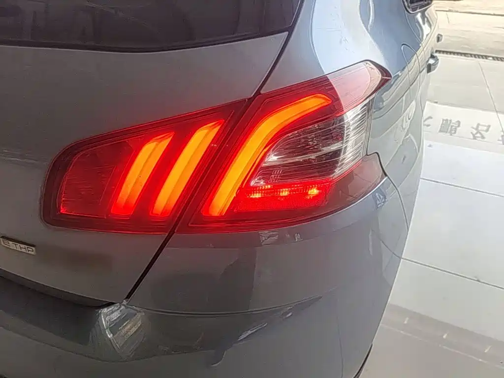 Peugeot 308S 2016 2015 1.2T Auto Dynamic Edition