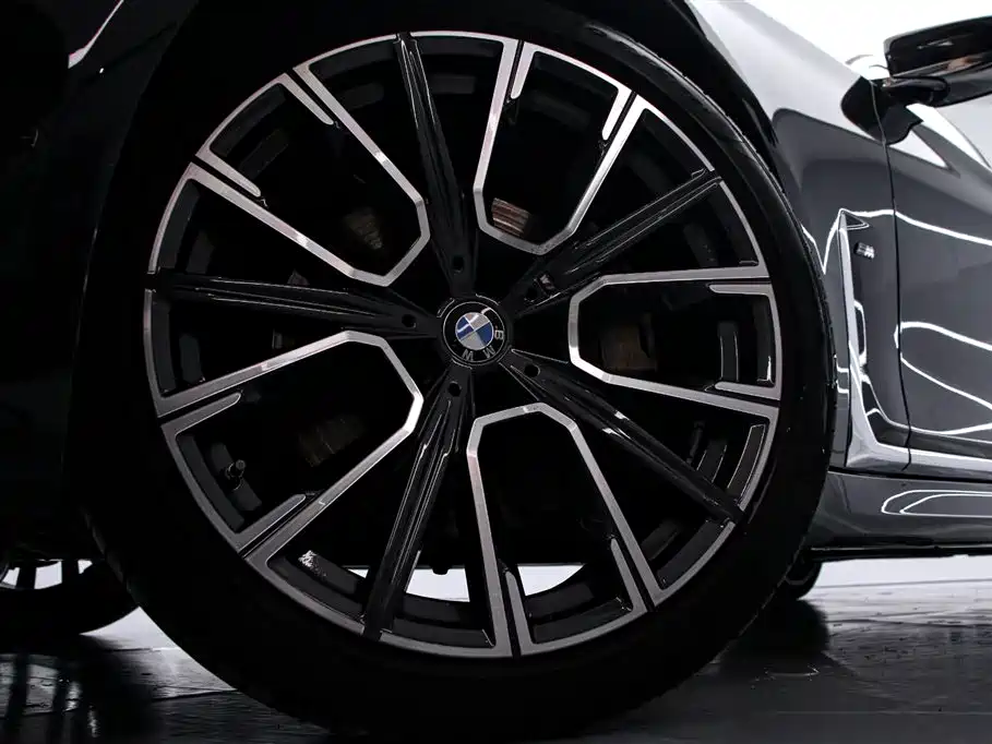BMW 7 Series 2021 Model 740Li Leading M Sport Package фото 16