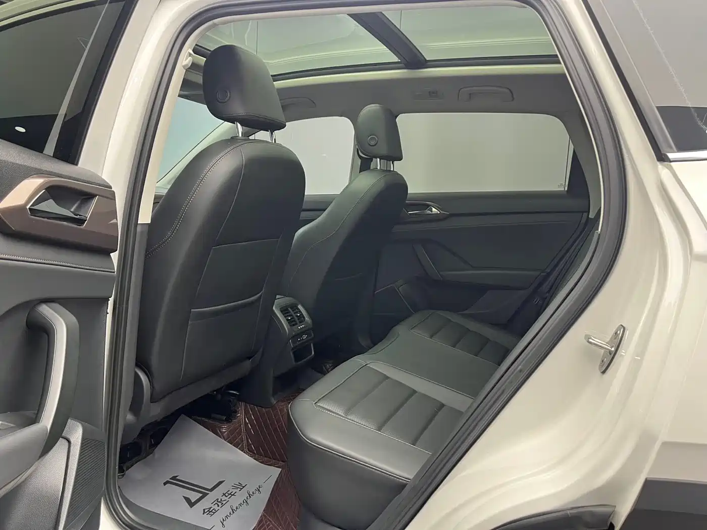 Volkswagen Tharu, миниатюра 10