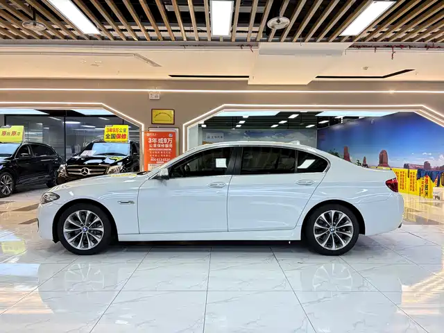 BMW 5 Series 2017 528Li Leading Edition — фото 2