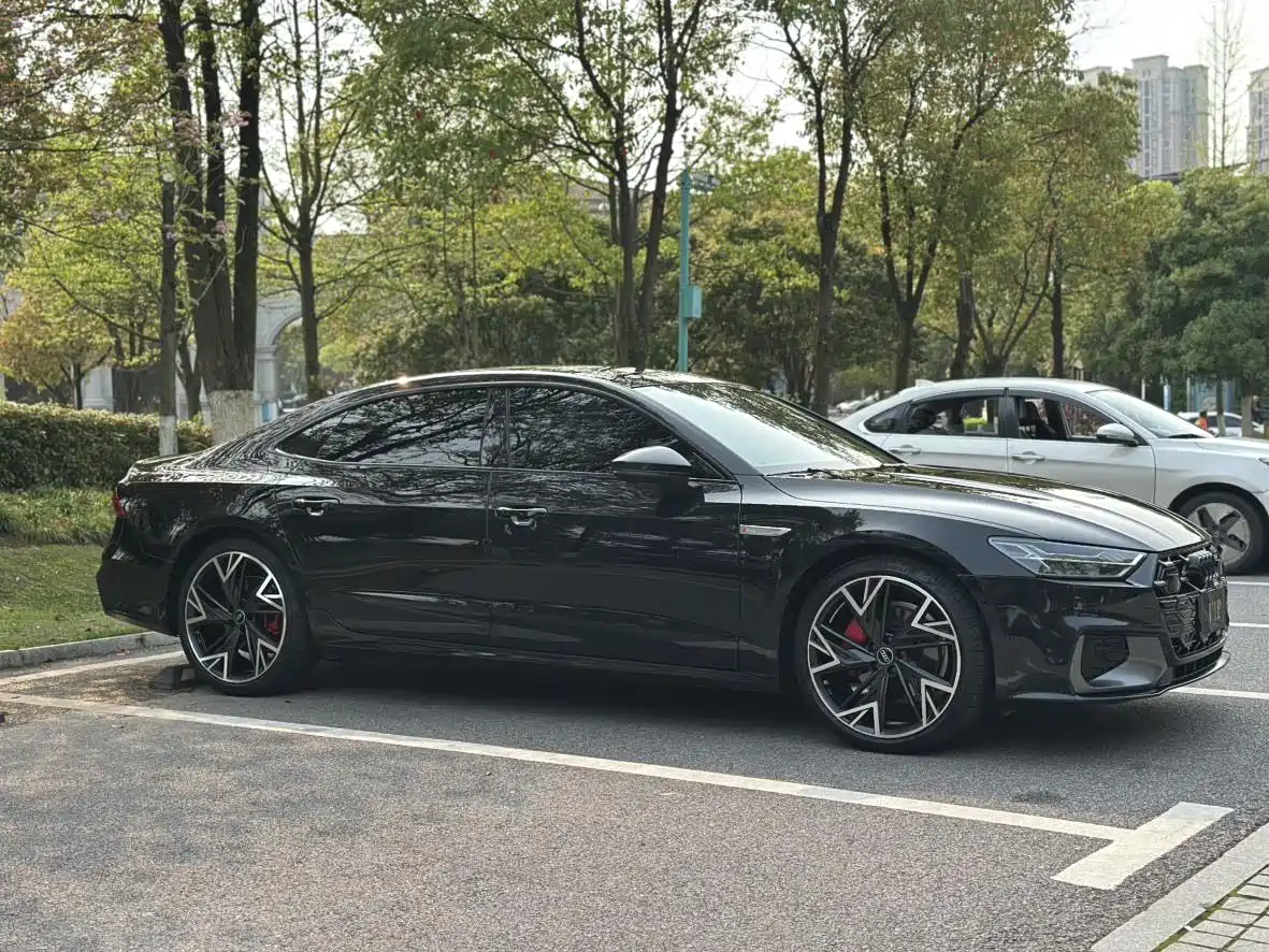 Audi A7L 2024 45 TFSI quattro S-line Black Warrior Edition фото 3